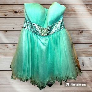 NWT GLS Collective/Elizabeth K limited edition, mint homecoming/prom dress.